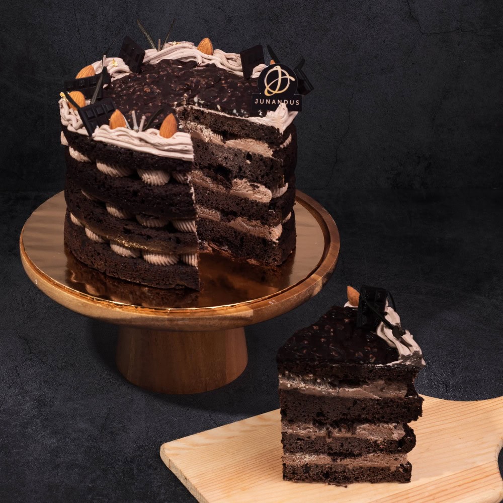 Hazelnut Chocolate Vegan Naked Cake, birthday cake, birthday cake for father​, chocolate hazelnut cake