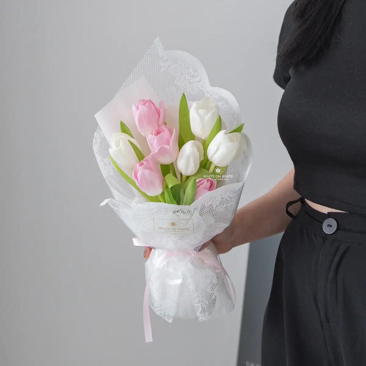 V03 Sweetheart Tulip Bouquet