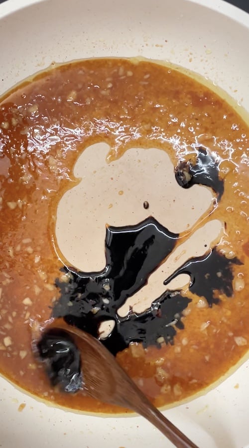 sauce with dark soy sauce