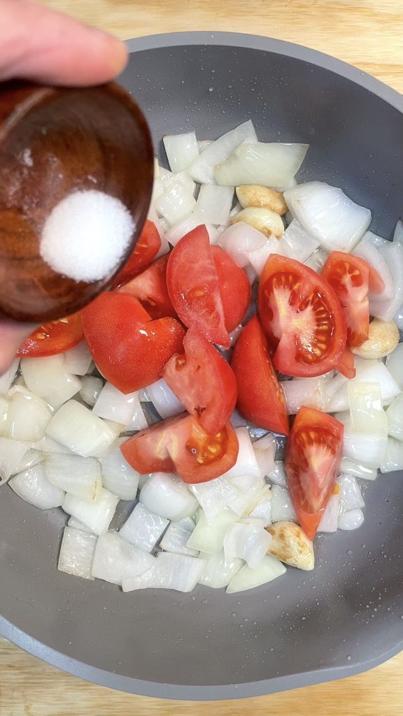 Add tomato & salt