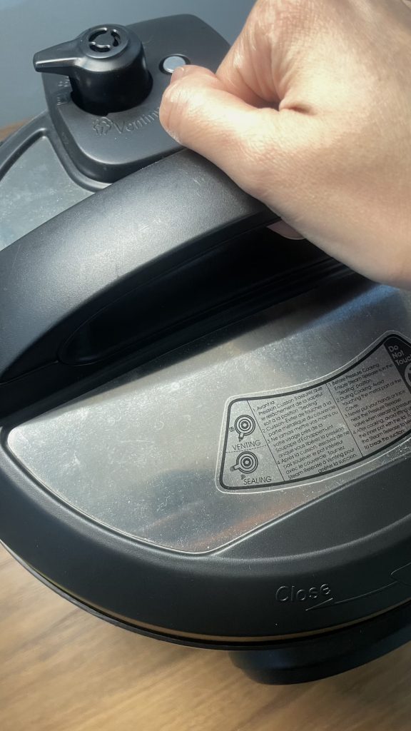 Close the instant pot lid
