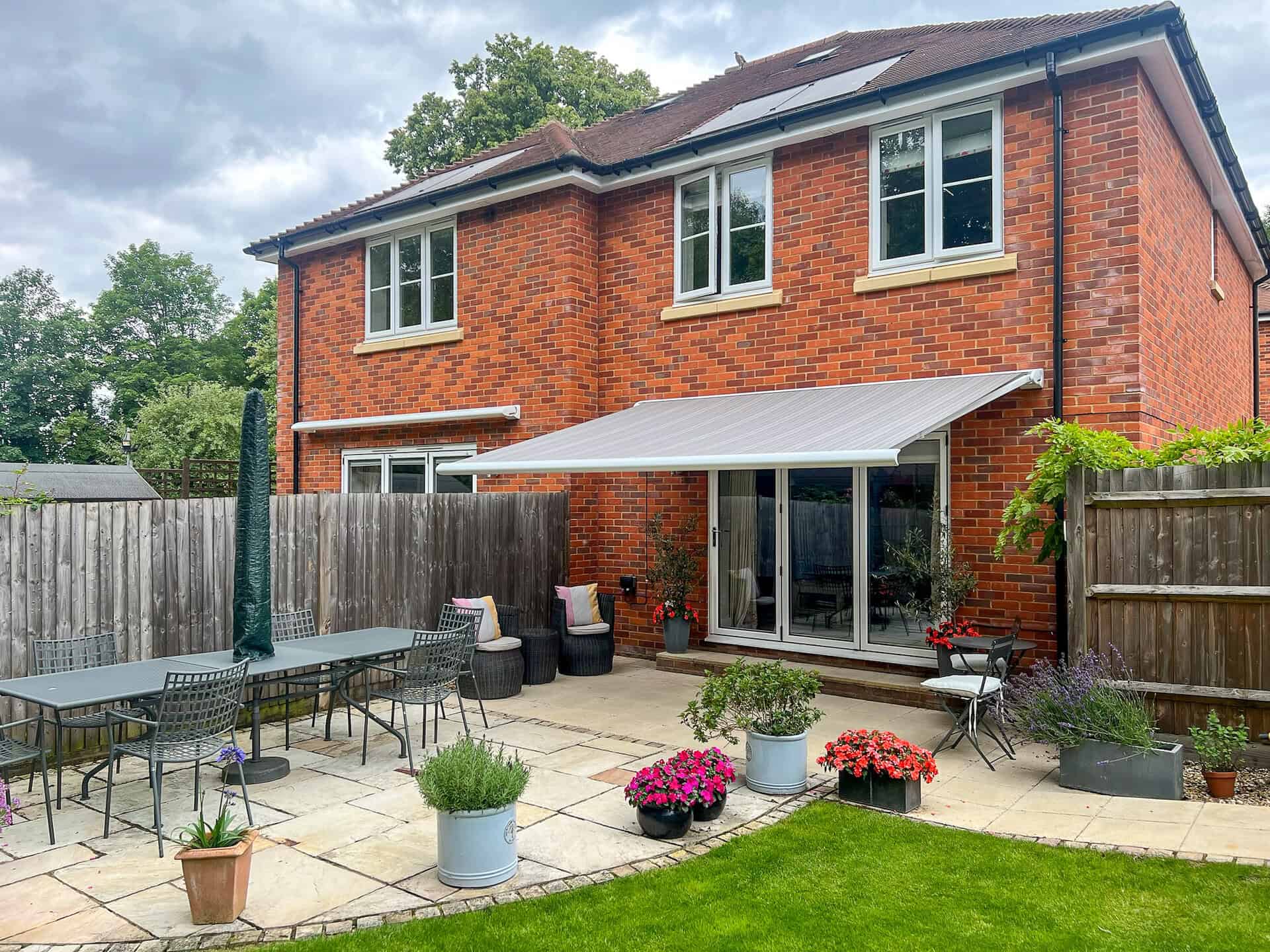 how much do awnings cost in the uk?