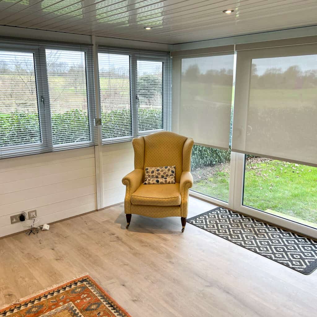 Garden room aluminium Venetian blinds. Bifold door blinds. motorised garden room roller blinds Winchester Hampshire