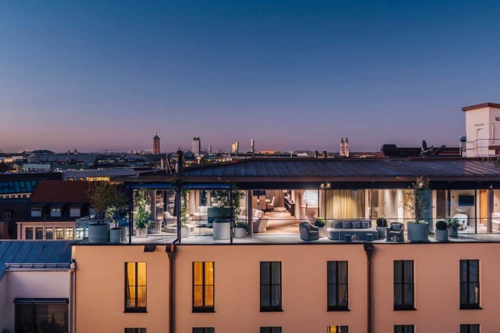 Bayrischer Hof in München mit Wohnbeton