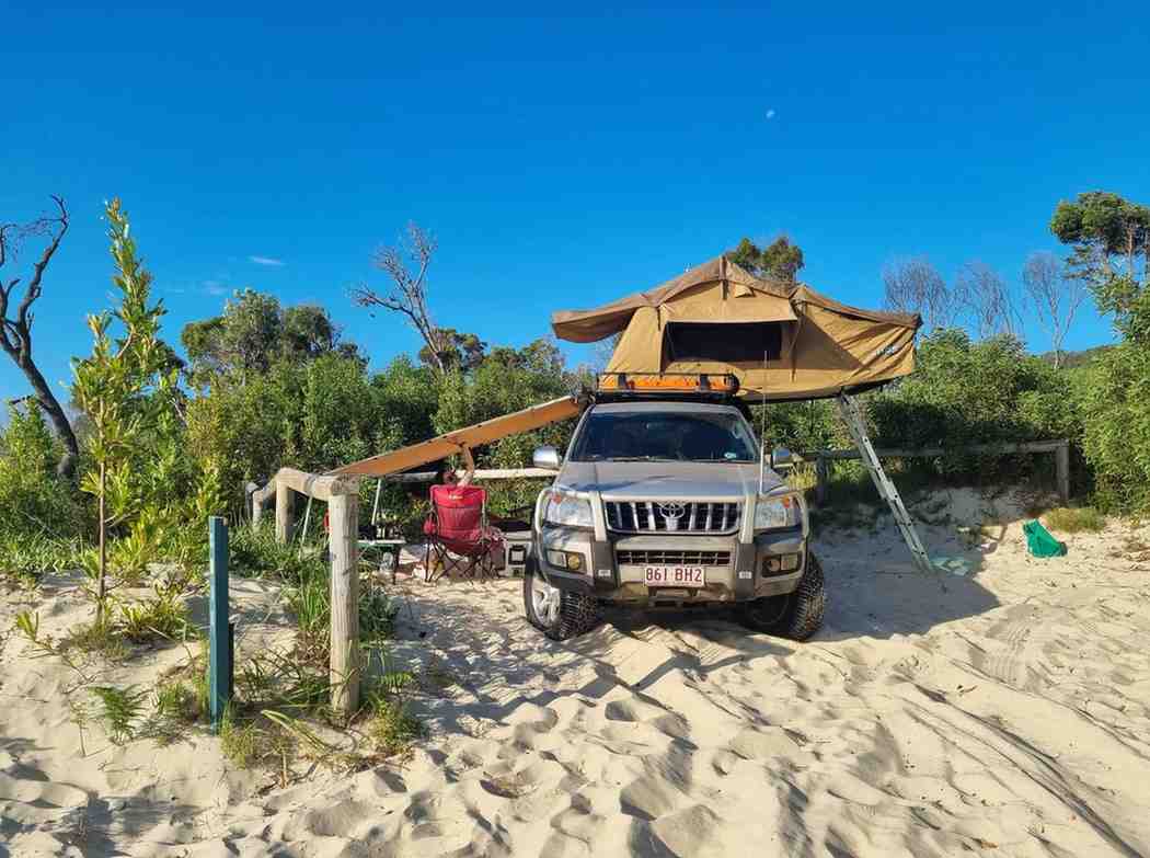 Stradbroke Island 4WD hire beach driving