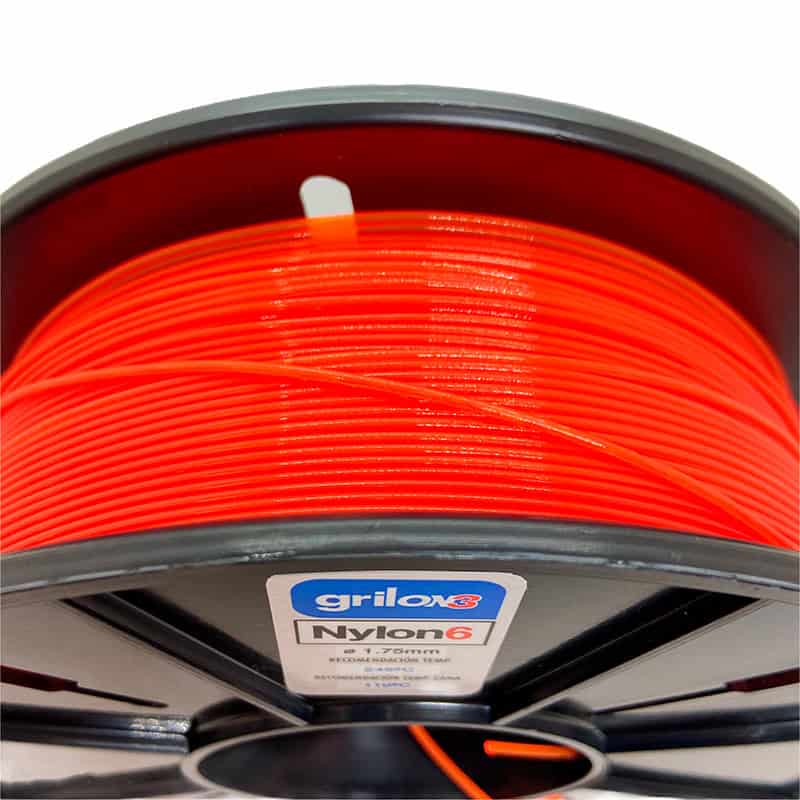 Red filamento de impresión 3D Nylon 6 para prototipado y fabricación de piezas plásticas de alta resistencia.