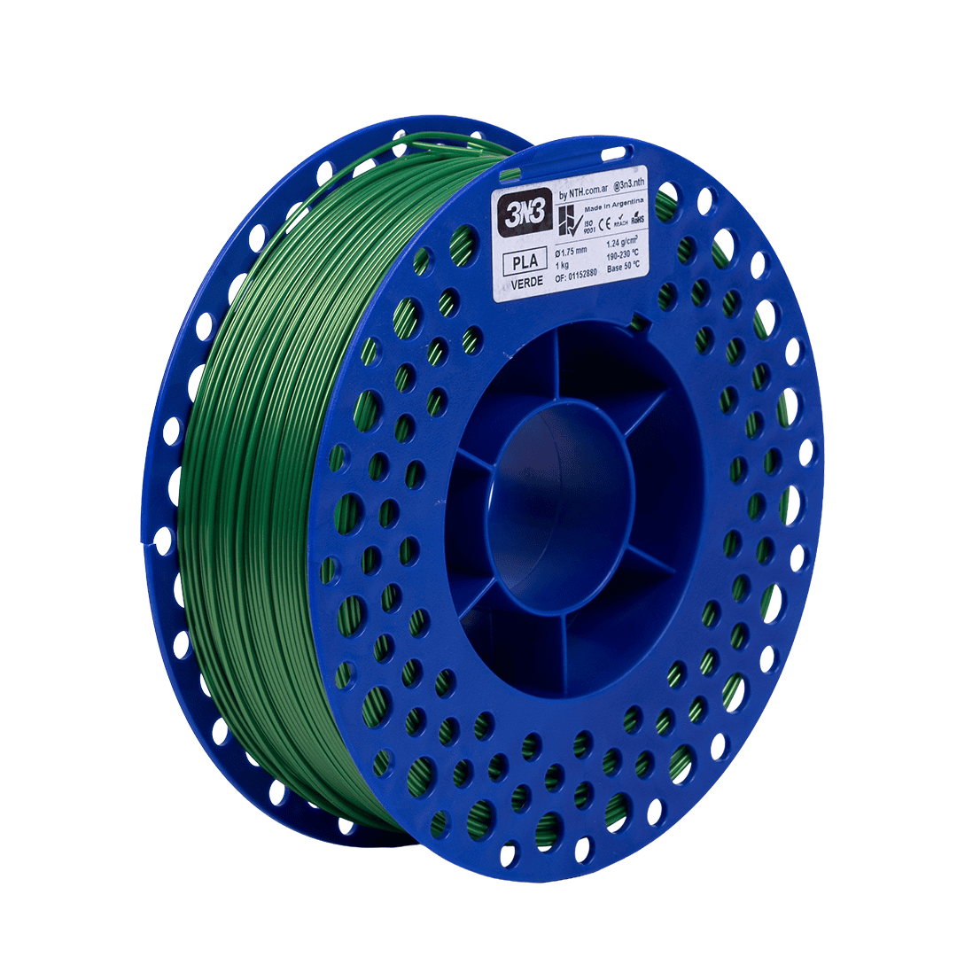 Espiral de filamento de plástico verde en carrete de color azul, ideal para impresión 3D y proyectos de modelado en plástico ABS y PLA, con alta calidad y precisión.