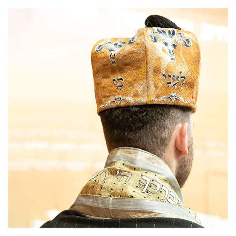 כובע לחזנים בעיצוב אישי בסגנון מרוקאי של המעצבת חנה מנקס