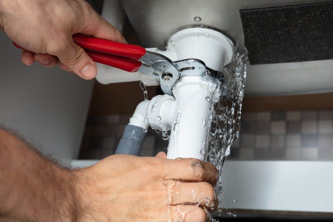 Leaking-Drain-Pipe-Line-Repair
