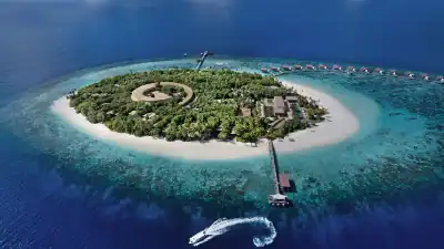 Park-Hyatt-Maldives-Hadahaa-P303-Aerial-Island.16x9
