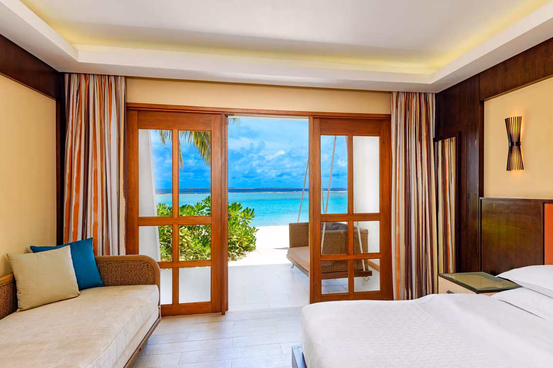 Deluxe Guest room 1 King, Beach view