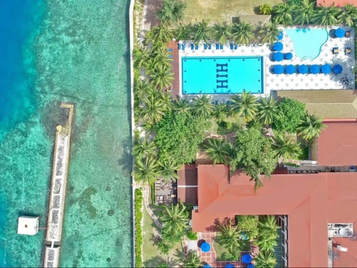 Hulhule Island Hotel