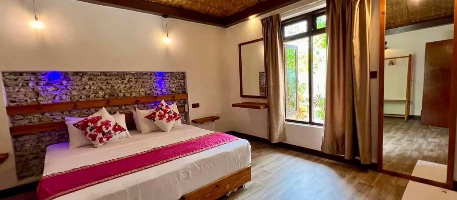 Deluxe Family Suite with Adjoining Room