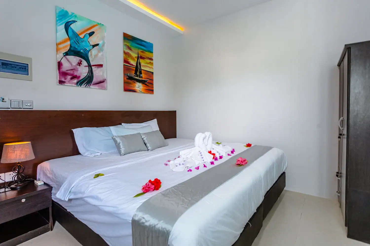 Deluxe Double Bed