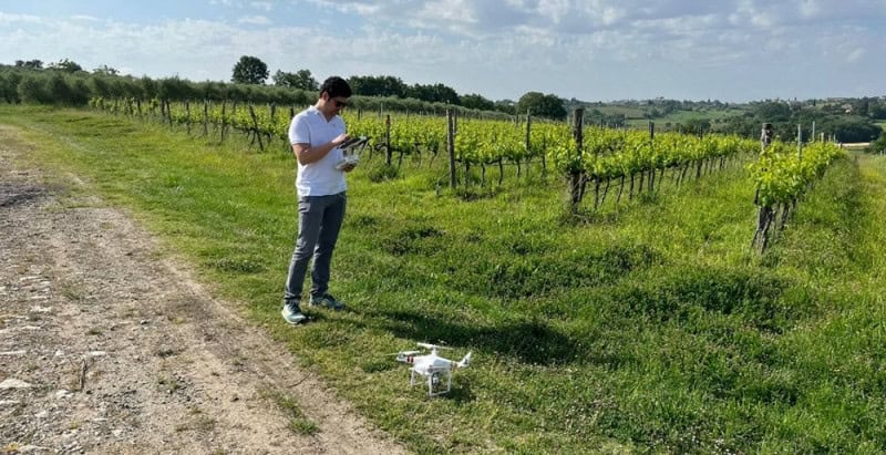 volo-drone-vigneto