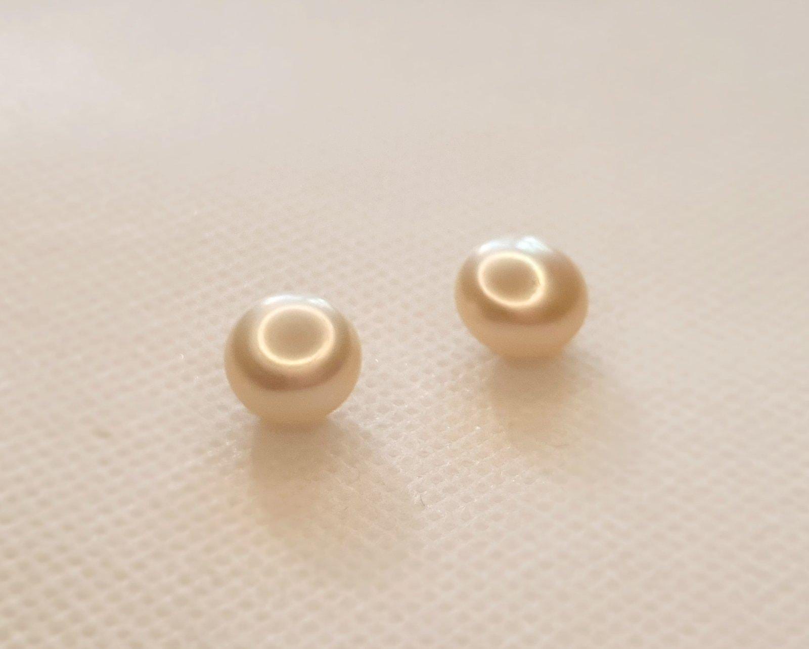 NURA Natural Freshwater Pearl Stud Earrings - Image 4
