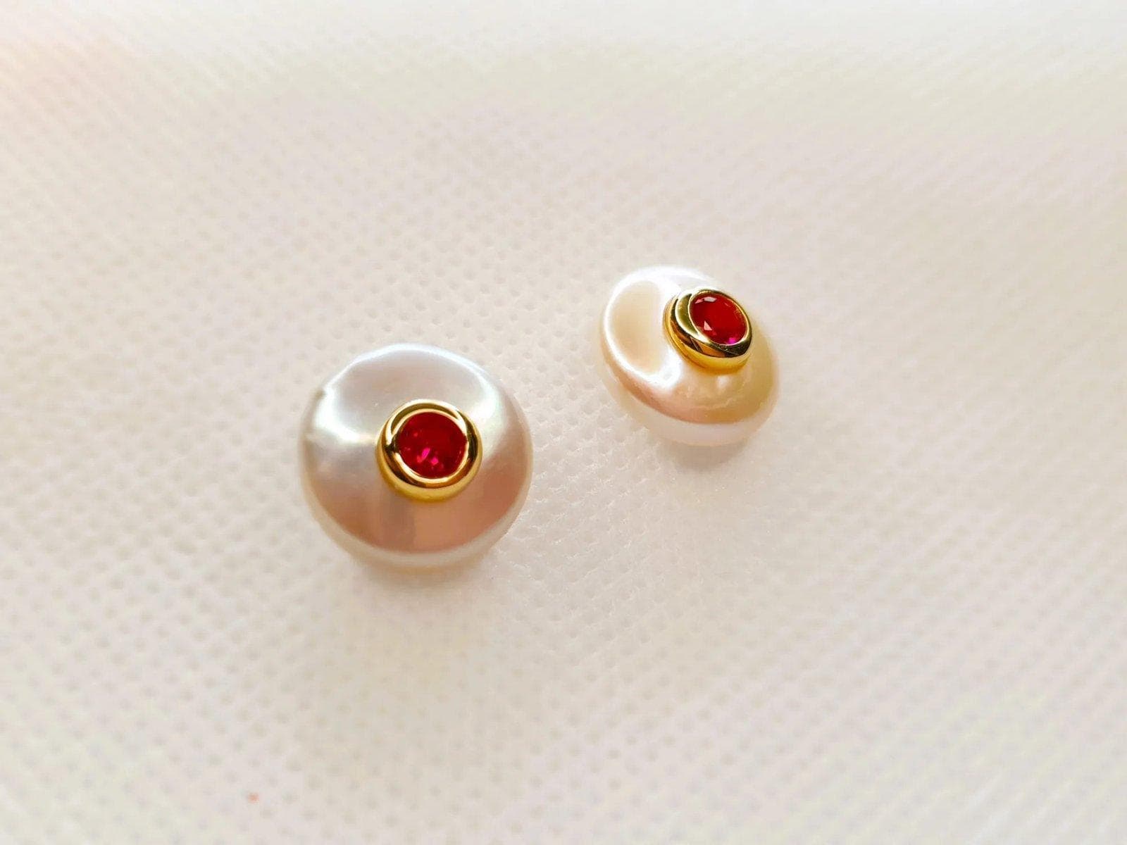 ZOE Baroque Natural Pearl Flat Stud Earrings with Cubic Zirconia - Εικόνα 3