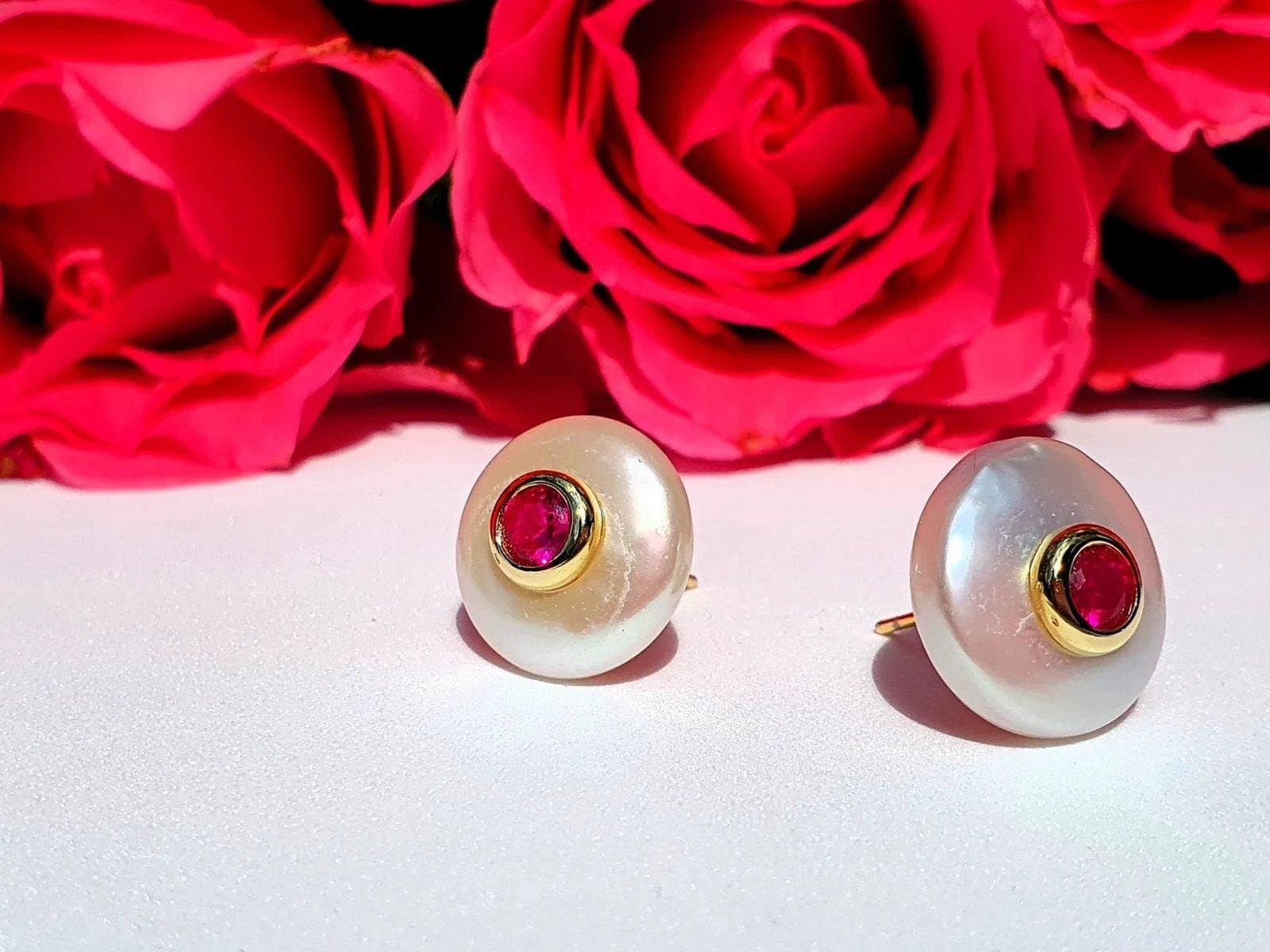 ZOE Baroque Natural Pearl Flat Stud Earrings with Cubic Zirconia - Εικόνα 2