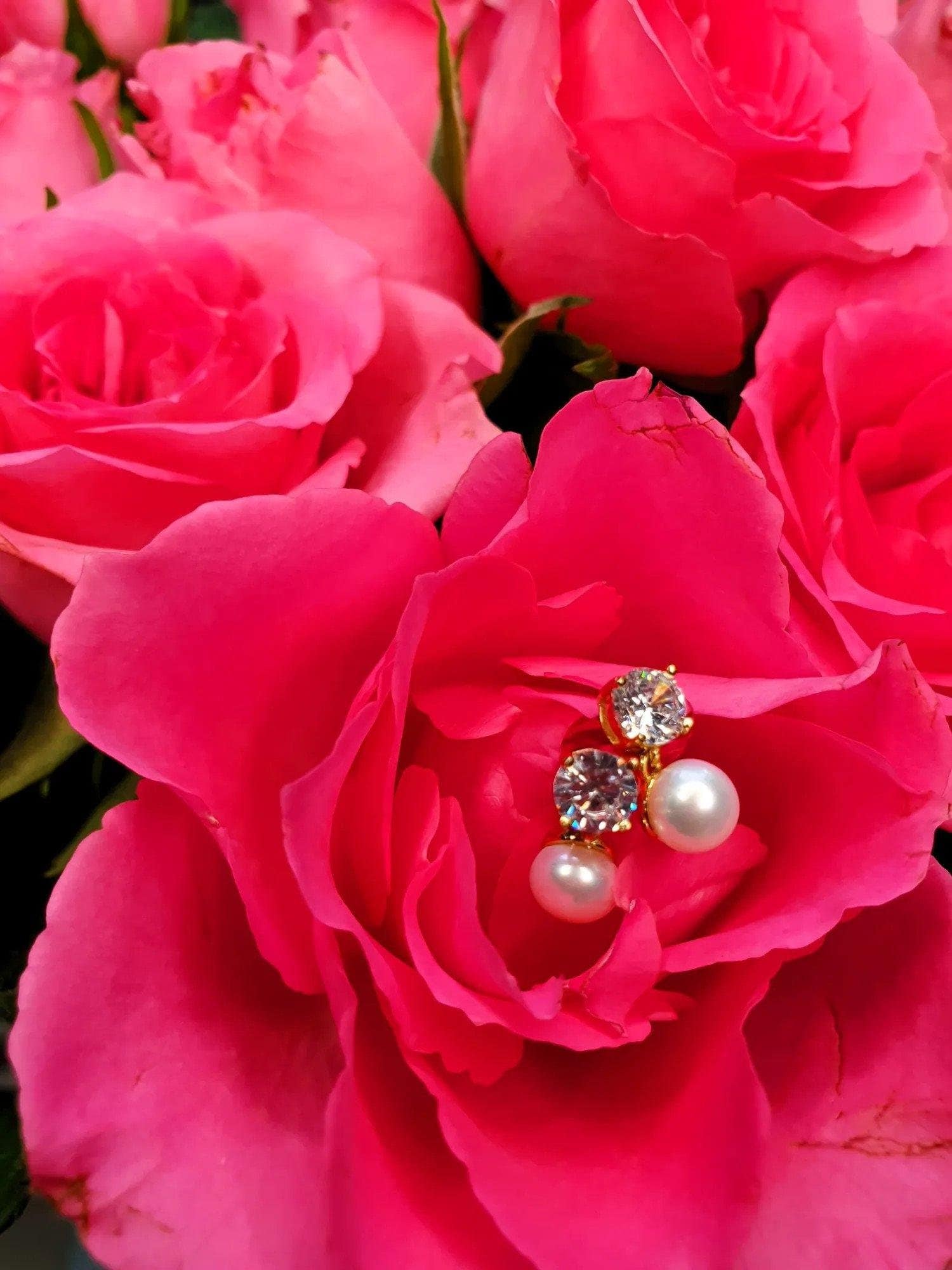 ESTRELA Natural Pearl Drop Earrings