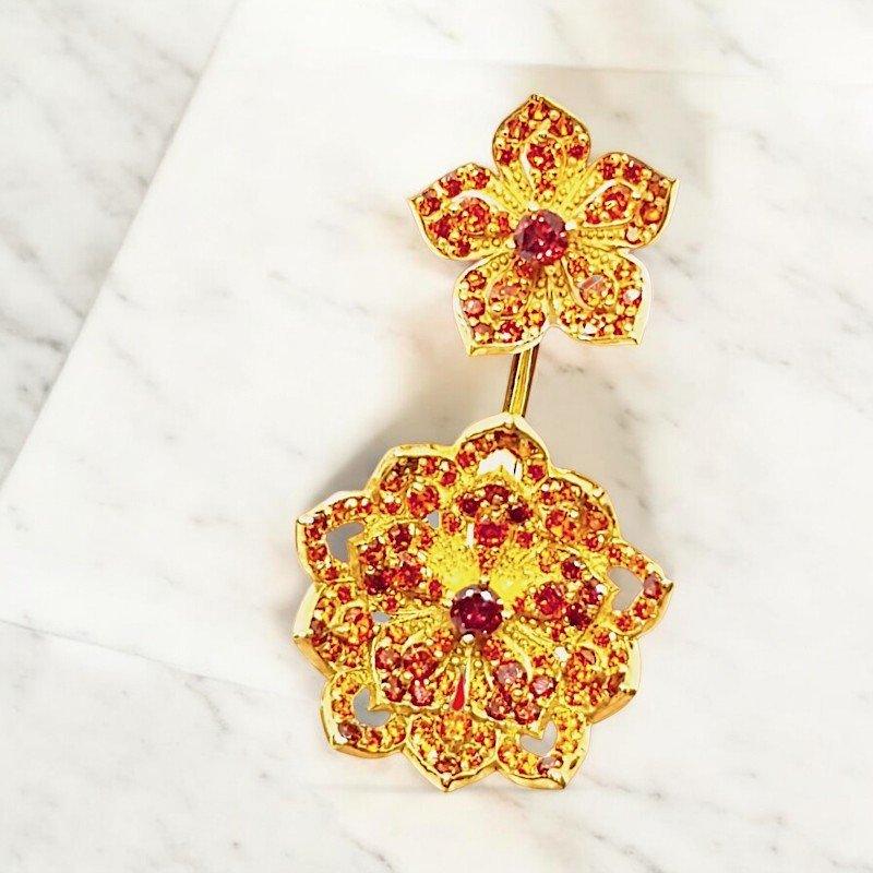 DAHLIA Yellow Gold Statement Earrings with Red Garnet Stud - Εικόνα 2