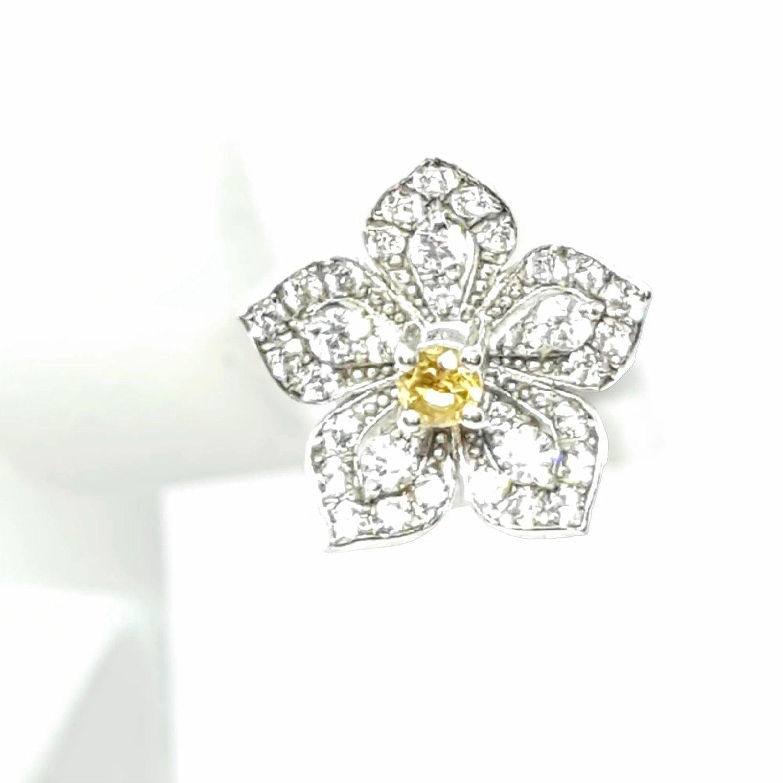 LILY Classic White Gold Pair Earrings with Citrine Stud - Εικόνα 4