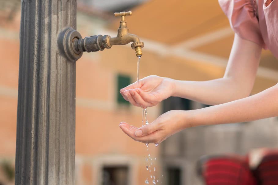 How Disconnecting Your Garden Hose in Winter Can Prevent Burst Pipes