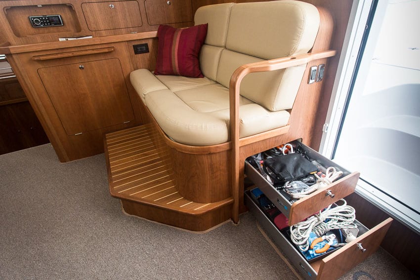 Antares 44 GS drawers
