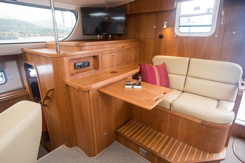 Antares 44 GS settee