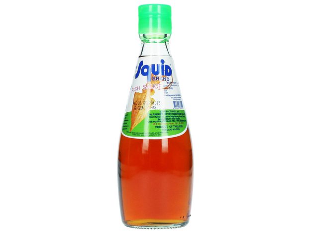 Asiatische Fischsauce in Flasche, ideal für asiatische Gerichte.