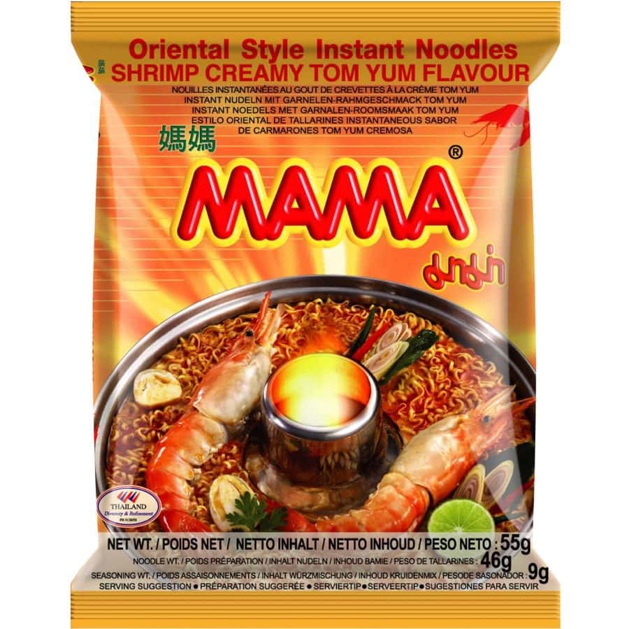 Asiatische Instant-Nudeln mit Garnelen und Tom Yum Geschmack.