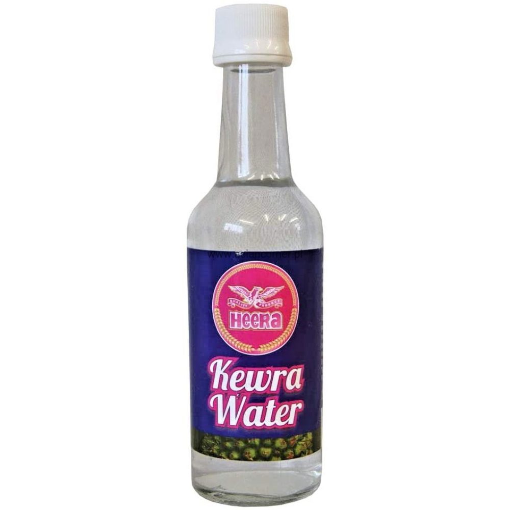 Asiatischer Kewra Wasser in kleiner Flasche, ideal für kulinarische Anwendungen.
