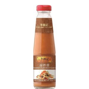 Asiatische Lebensmittel Online-Shop, Erdnusssauce in Flasche, asiatisch.