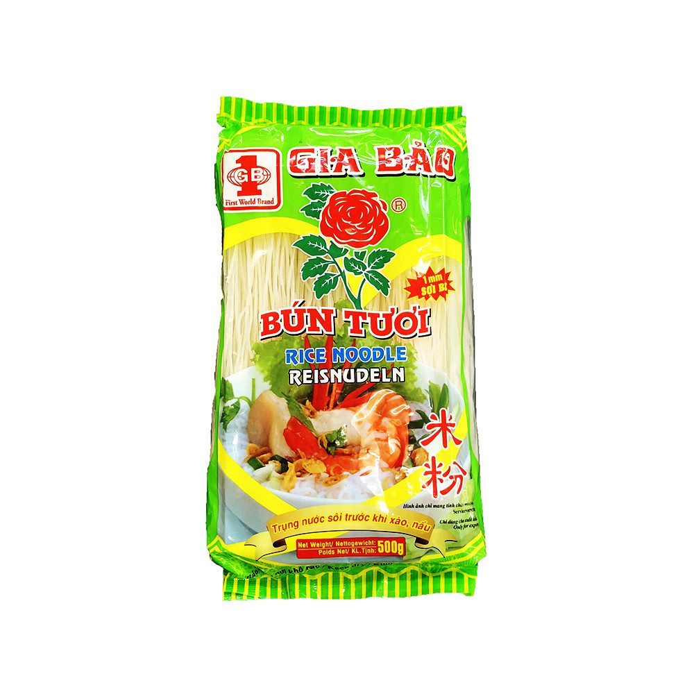 Asiatische Lebensmittel Online-Shop. Frische Reisnudeln in Verpackung.
