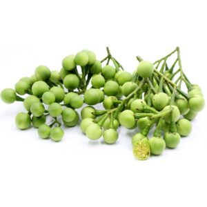 Frische grüne Pfefferbeeren für asiatische Gerichte.