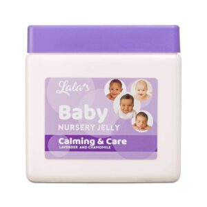 Baby-Nachtpflege mit Lavendel und Kamille für beruhigende Pflege.