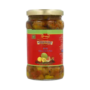 Asiatischer Mixed Pickle im Glas, authentisch und aromatisch.