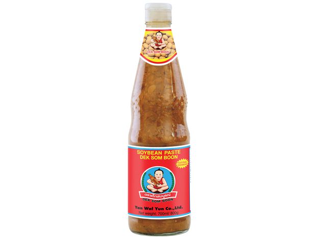 Asiatische Sojasauce im Flaschenformat für asiatische Gerichte.