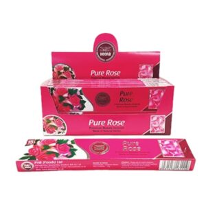 Asiatische Räucherstäbchen Rose im pinken Verpackung, asiatischer Lebensmittelladen.