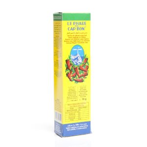 Asiatischer Lebensmittelladen, scharfe Gewürzpaste in Verpackung.