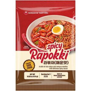 Asiatischer Lebensmittelladen - Spicy Rapokki Packung, koreanische Nudeln.