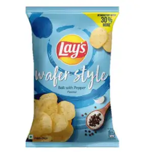 Asiatische Chips im Lay's Wafersyle Pack, Salz mit Pfeffer Geschmack.