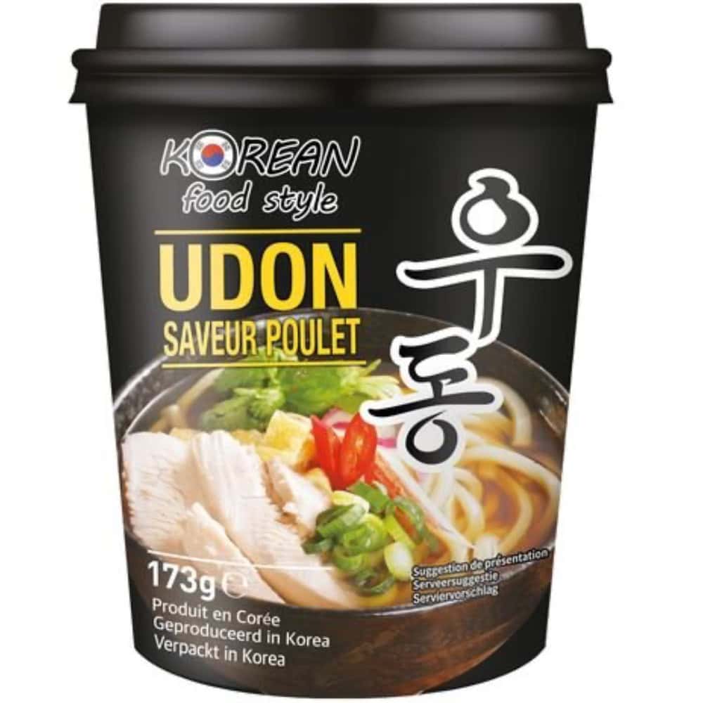 Asiatische Lebensmittel Online-Shop, Udon-Nudelsuppenbecher mit Huhn und Gemüse.