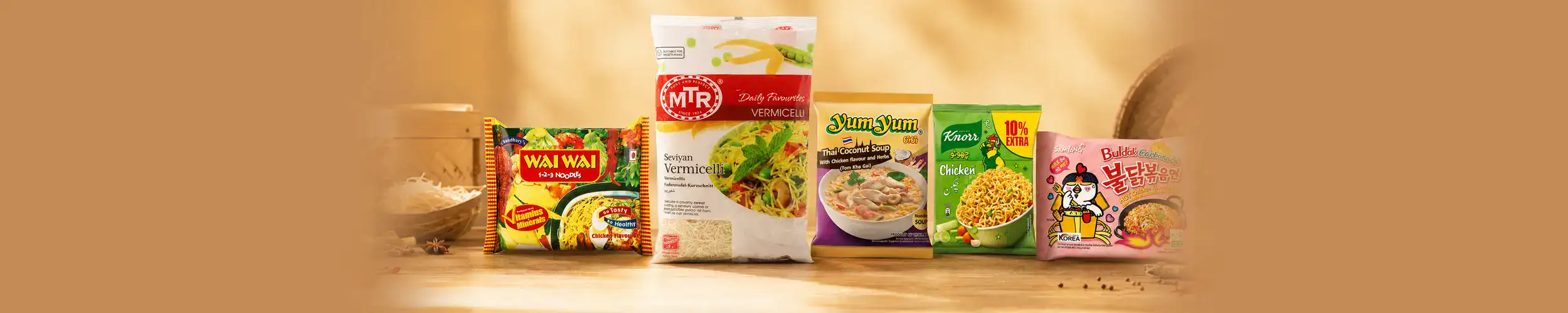 Vielfalt an asiatischen Lebensmitteln im Online-Shop.