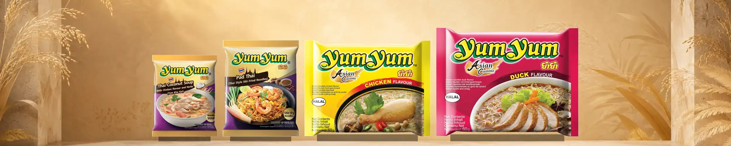 Verschiedene YumYum Instant-Nudeln im asiatischen Lebensmittelshop.