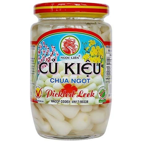 Asiatische Lebensmittel Online-Shop. Pickled Leek in Glas.
