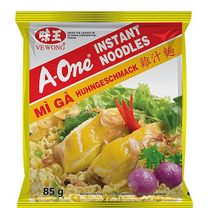 Asiatische Instant-Nudeln mit Hühnergeschmack, 85g, asiatischer Lebensmittelladen.