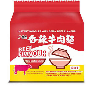 Asiatische Instant-Nudeln mit Rindfleischgeschmack, 5-in-1 Packung.