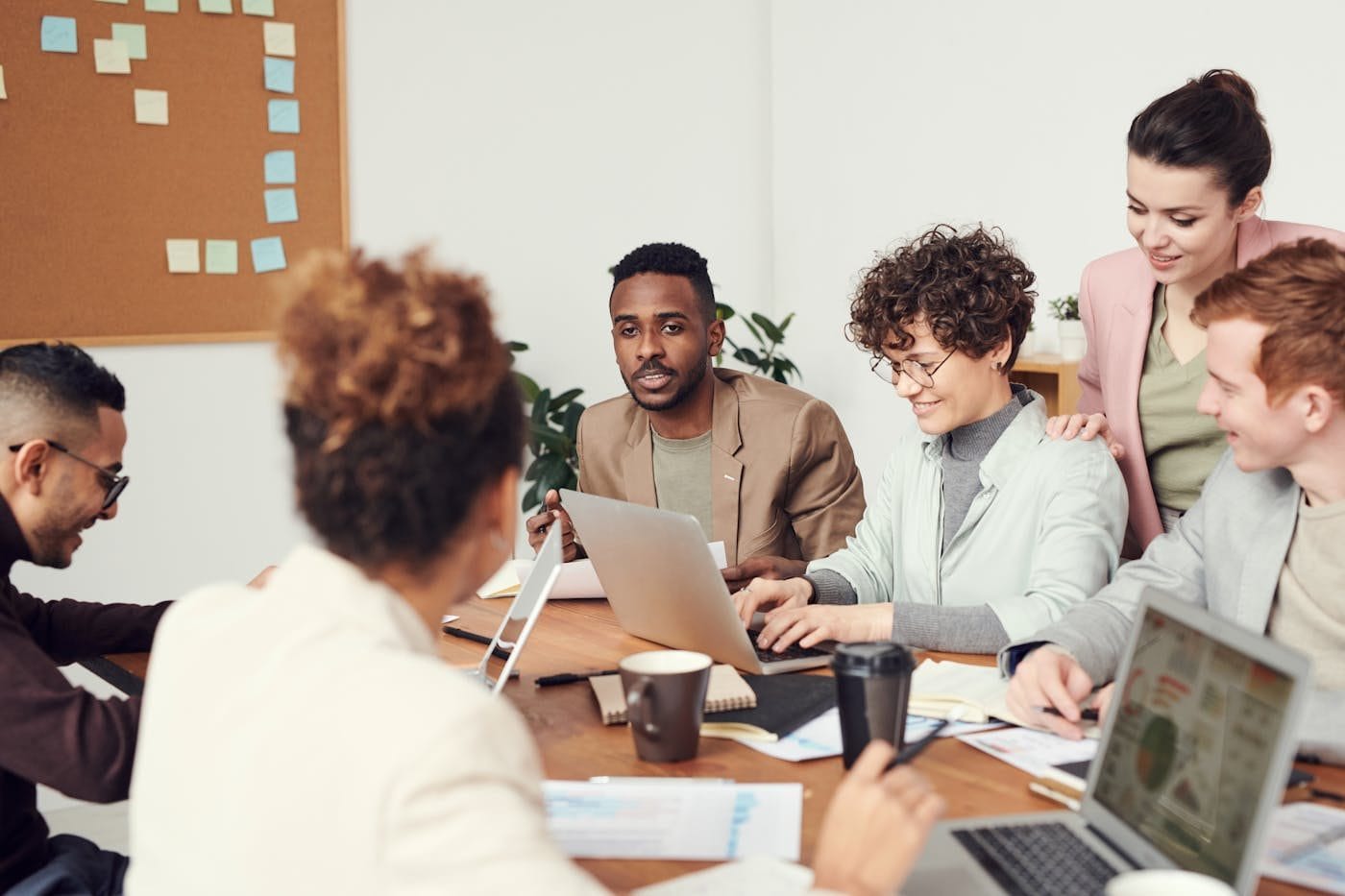 Équipe PME en réunion à Longueuil – assurance entreprise Assur360
