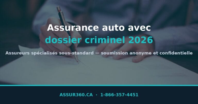 Personne tenant un stylo et un carnet, évoquant la confidentialité et la sécurité.