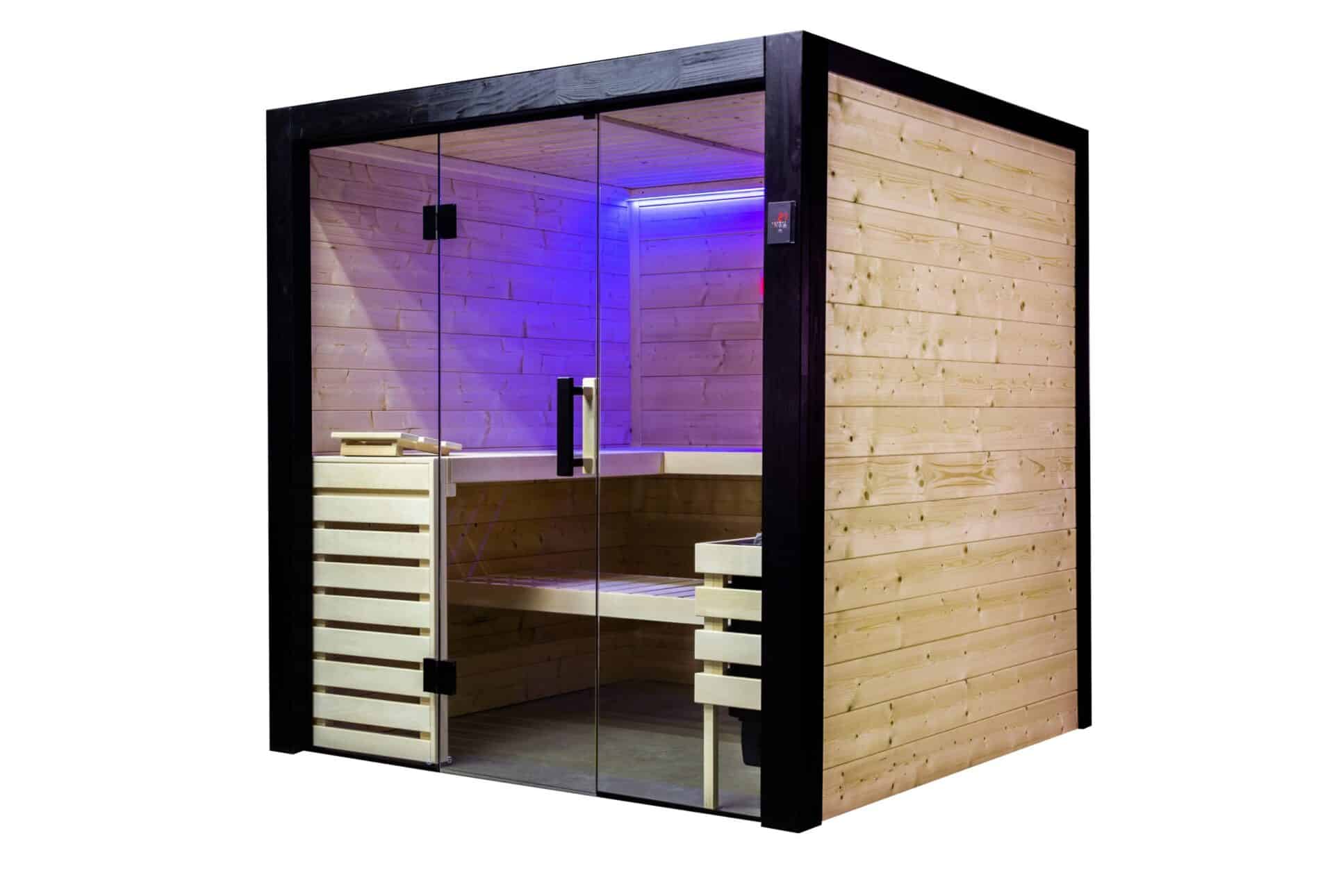 Sauna in legno moderna con pareti in vetro e illuminazione LED, perfetta per il relax e il benessere.